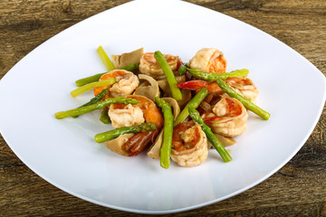 Shrimp and asparagus