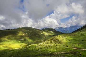Obraz na płótnie Canvas Amazing landscape on the trail leads on Wildseelodersee Lake in Tirolean Alps, Austria
