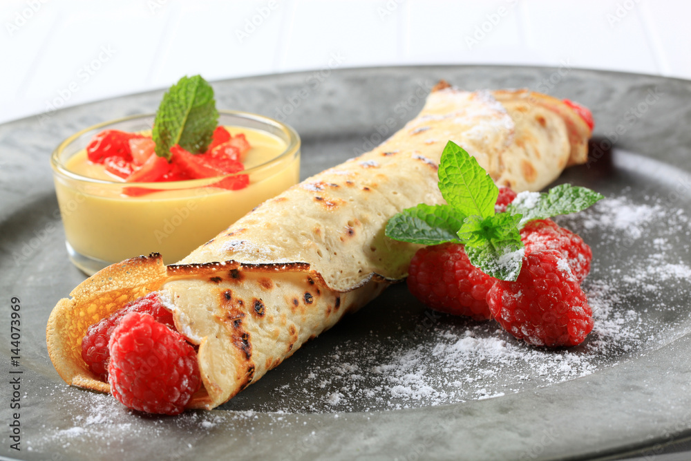 Sticker raspberry-filled crepe and custard