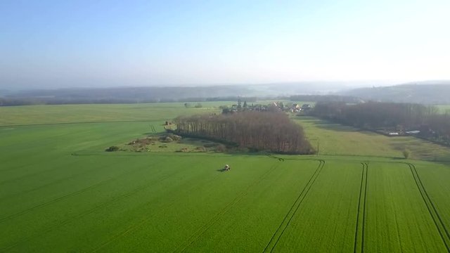 Survol d'un traitement de champs d'orge