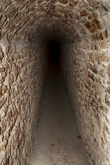 tajemniczy tunel