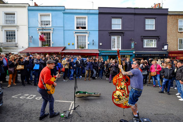 Street musicians, Portobello Road, London