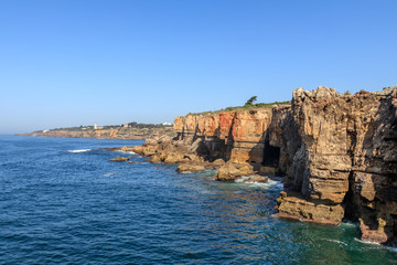 Fototapeta na wymiar Vista da costa de Cascais em Portugal
