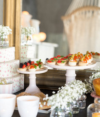 Brunch Buffet Service, mini caviar pies.