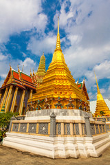 Obraz premium Grand palace and Wat phra keaw Bangkok, Thailand. Beautiful Landmark of Thailand. Temple of the Emerald Buddha