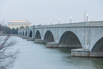 Naklejka premium Arlington Memorial Bridge to Lincoln Memorial