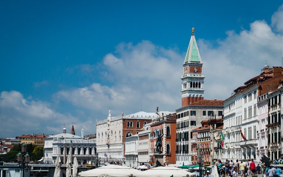 A Day in Vience