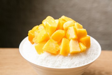 shaved ice with mango