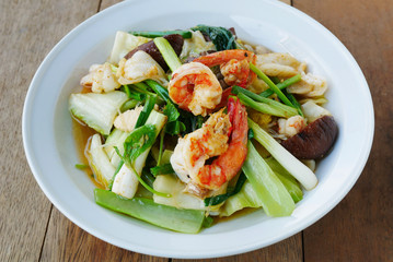 Stir-fried mixed vegetables with oyster sauce