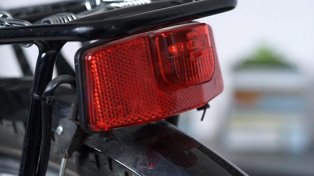 tylne światło rowerowe