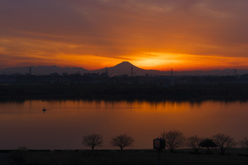 Lake and Mt. Fuji in sunset sky, Toda-shi, Saitama, Japan
