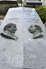 Cimetière de Montmartre / Tombeau des Frêres Goncourt