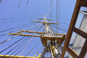 mast of tall ship