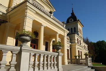 Fototapeta na wymiar Kluczkowice, palac Kleniewskich.
