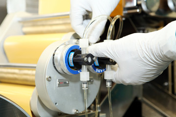 Machine manufacture of gelatin capsules. Validation of the machine man. Production of capsules for tablets.