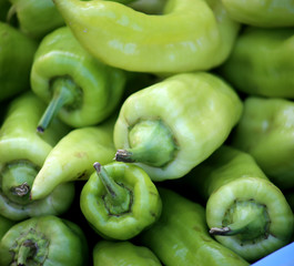 Grüne Paprika auf dem Markt von Adratx in Mallorca, Spanien