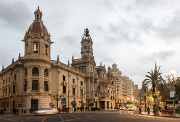 Fototapeta na wymiar Plaza del Ayuntamiento in Valencia Spanien
