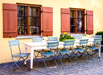 sidewalk cafe