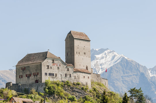 Sargans, Stadt, Schloss, Schloss Sargans, Sarganserland, Alpen, Schweizer Berge, St. Gallen, Fr&uuml;hling, Wanderweg, Schweiz
