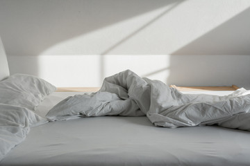 Bett und Decke