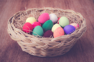Fototapeta na wymiar Easter eggs in the nest