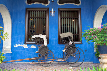 Fototapeta na wymiar Blue Mansion in Georgetown, Penang, Malaysia　ペナン島のブルーマンション