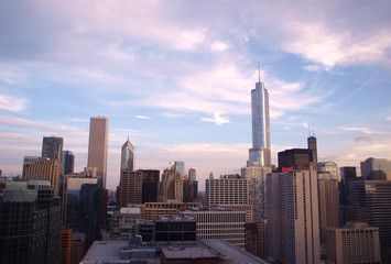 Fototapeta na wymiar 夕焼けに染まるシカゴの摩天楼