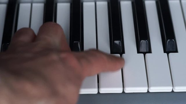 gra na fortepianie