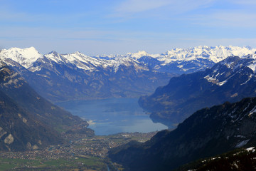 Interlaken mit Alpen Brienzersee Schweiz Luftbild