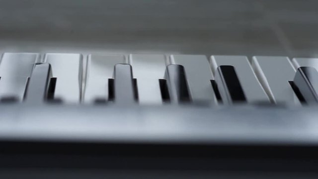 instrument muzyczny klawiszowy 
