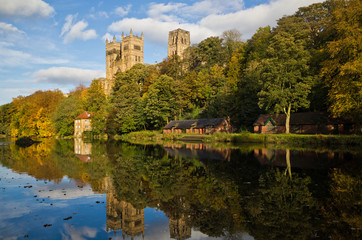 Fototapeta na wymiar Durham Cathedral in Autumn.