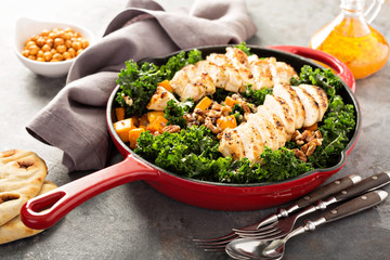 Healthy and quick dinner with grilled chicken