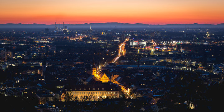 Turmberg, Blick auf Karlsruhe bei Nacht