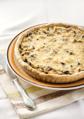 Chicken tart with mushrooms and cheese
