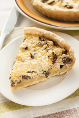 Chicken tart with mushrooms and cheese