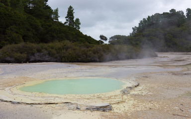 Türkises Vulkan Teich in Waiotapu