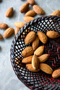 Raw Almonds