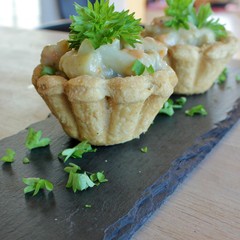 Tartlets with chicken and asparagus (DK: hoens i asparges)