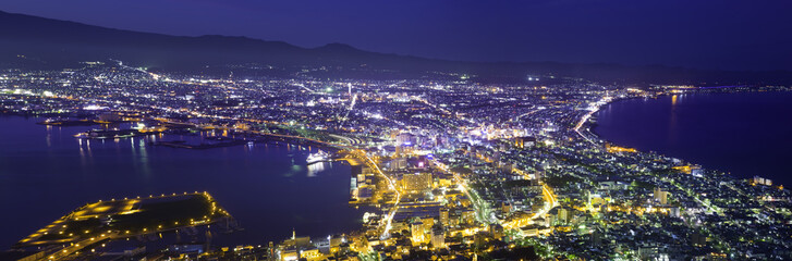 Fototapeta premium The city of Hakodate in the twilight, panorama