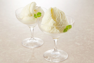 バニラアイス (vanilla ice cream)