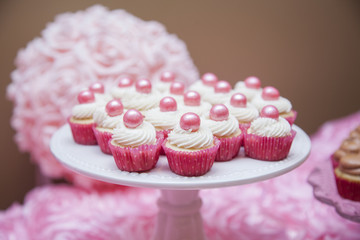 Strawberry mini cupcakes