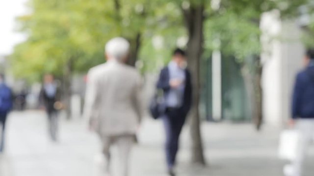 ボカシ・群衆・歩く人・横断歩道・東京駅