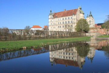 Fototapeta na wymiar Schloss Güstrow / Blick von Südosten auf den Südflügel des Renaissanceschlosses