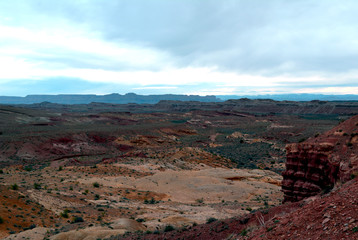 Fototapeta premium Silent City and Cliff/Cliffs looking down over rocky desert