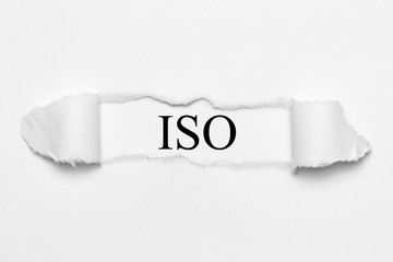 ISO auf weißen gerissenen Papier