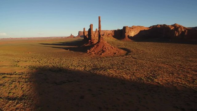 Monumen Valley Aerial Totem Pole 05 Sunset