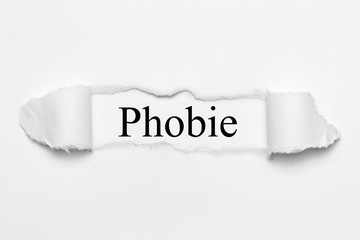 Phobie auf weißen gerissenen Papier