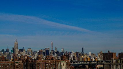 Fototapeta na wymiar Skyline von New York City von der Brooklyn Bridge aus