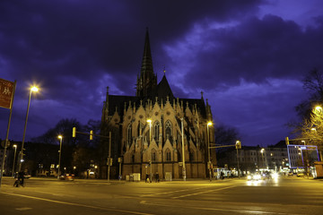 Fototapeta premium Christuskirche in Hannover bei Nacht