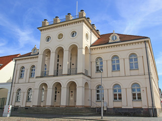 Fototapeta na wymiar Rathaus Neustrelitz (1843, Mecklenburg-Vorpommern)